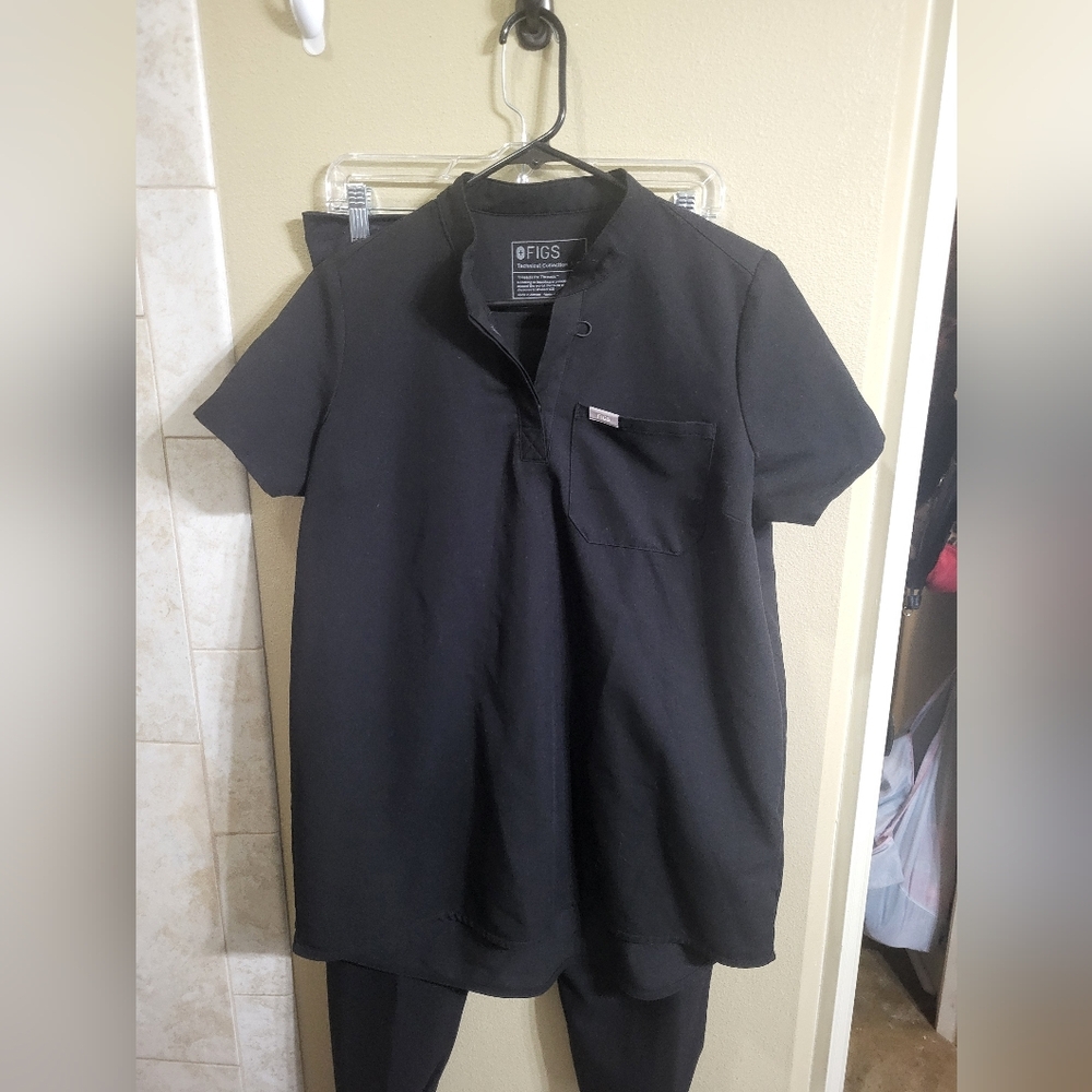 Black maternity Figs scrub set ~ Small top,  medium bottoms